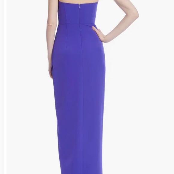 Bagdley Mischa Strapless Side Ruched Column Gown. Size 4. - Picture 3 of 5